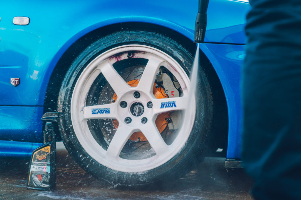 Wielen reinigen met Meguiar's Ultimate Wheel Cleaner